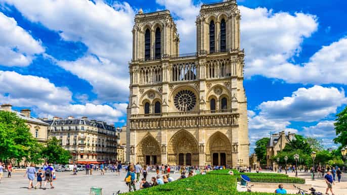 Paris:Notre-Dame Cathedral Interior and Exterior Guided Tour