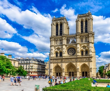 Paryż: Wycieczka z przewodnikiem po wnętrzu i na zewnątrz katedry Notre-Dame