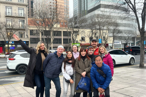 Shanghai Highlights Walking Tour mit einem ortskundigen Guide