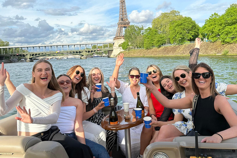 Paris: Private Seine River CruiseConquête 2,30h