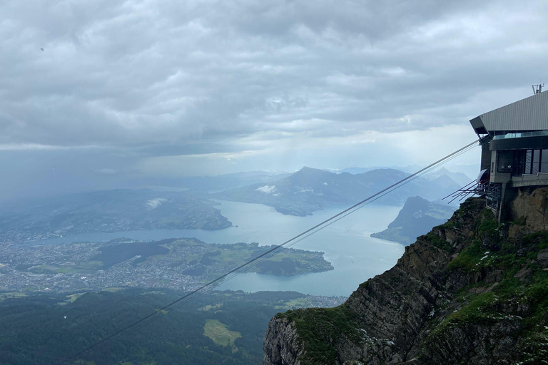 Z Zurychu: Prywatna wycieczka na górę Pilatus i nad Jezioro Czterech KantonówGóra Pilatus z rejsem po Jeziorze Czterech Kantonów z Zurychu