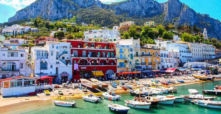 Z Neapole: Celodenní prohlídka ostrova Capri s obědem.