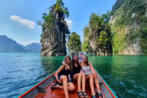 Depuis Krabi : Excursion d'une journée au lac Cheow Lan avec déjeuner au Rafthouse