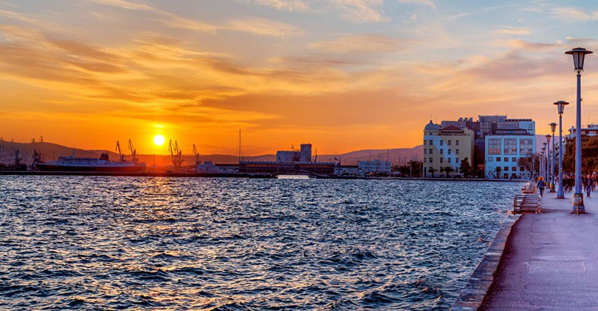 Suitetrails - Athens Airport to Volos VIP Mercedes Minibus Private
