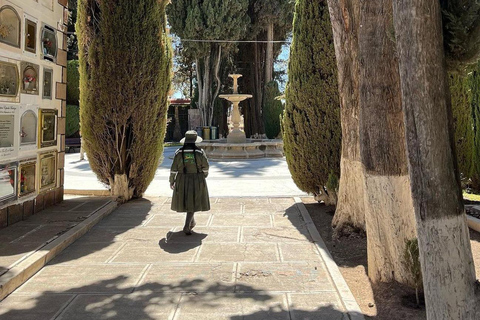 Sucre: Recorrido histórico por el antiguo y hermoso cementerio