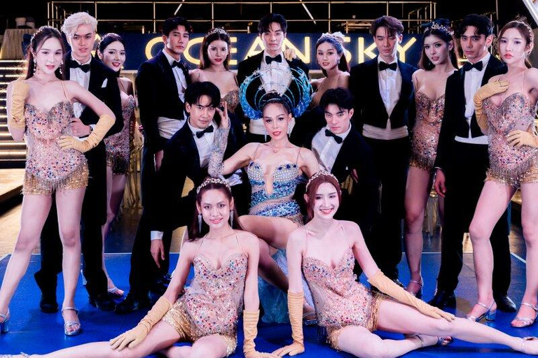 Pattaya: Oriental OceanSky Cruise with live show & buffet Sunset Cruise with Buffet and Show - VIP Seat 7:30 PM