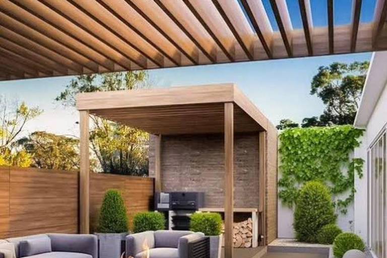 Botswana: Rooftop Dinner & Watching Hunting Birds in Ocean