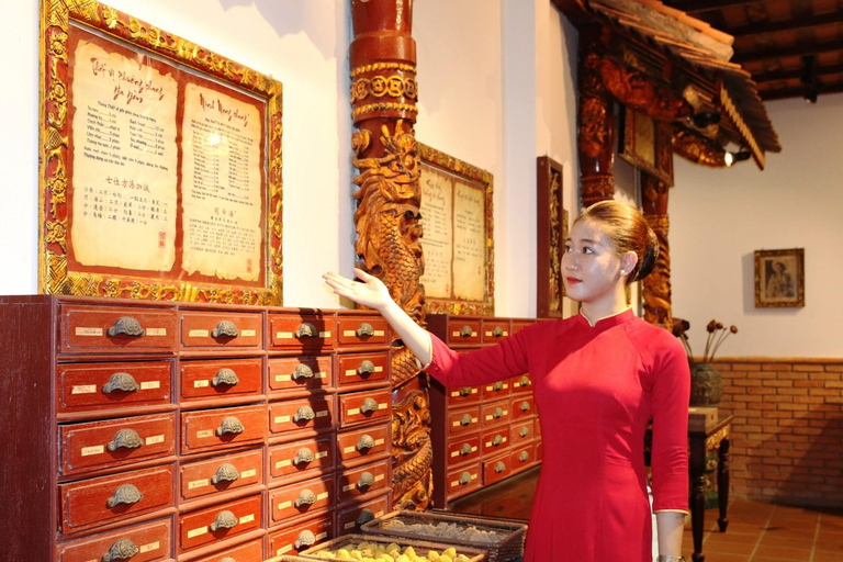 Ho Chi Minh City: prova l'Ao Dai e scatta foto a SaigonTour privato in giapponese