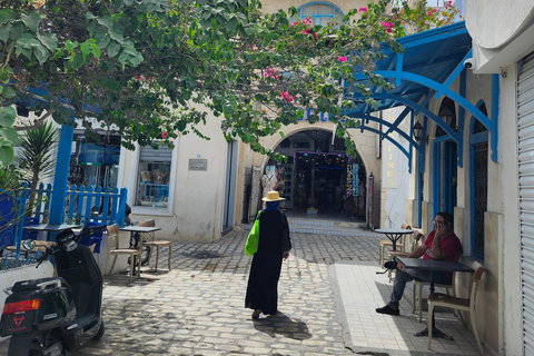 Djerba in Electric Mode: 3 Wheels, 3 Adventurers, Ready to Explore the Island? Djerba: Electric 3-Wheeler Ride for a Fun Family Experience