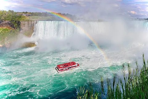 Toronto: Niagara Falls Tour with Boat Cruise and/or Journey