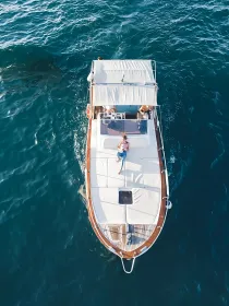 Sorrento: Ganztagestour mit dem Boot auf die Insel Capri