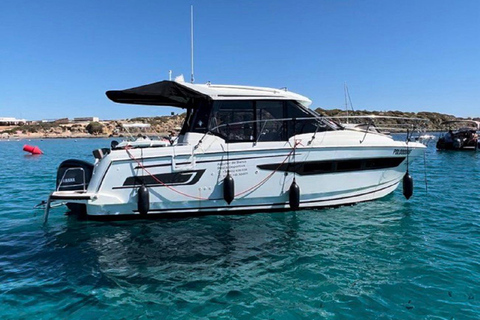 Alicante:1-hour private yacht tour with drinks and a captain