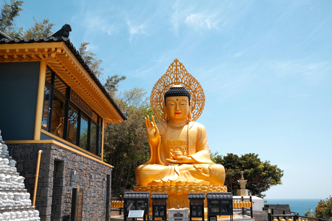 Jeju: Tea Meditation in a temple with Head Monk