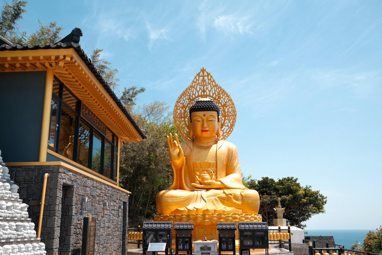 Jeju: Tea Meditation in a temple with Head Monk