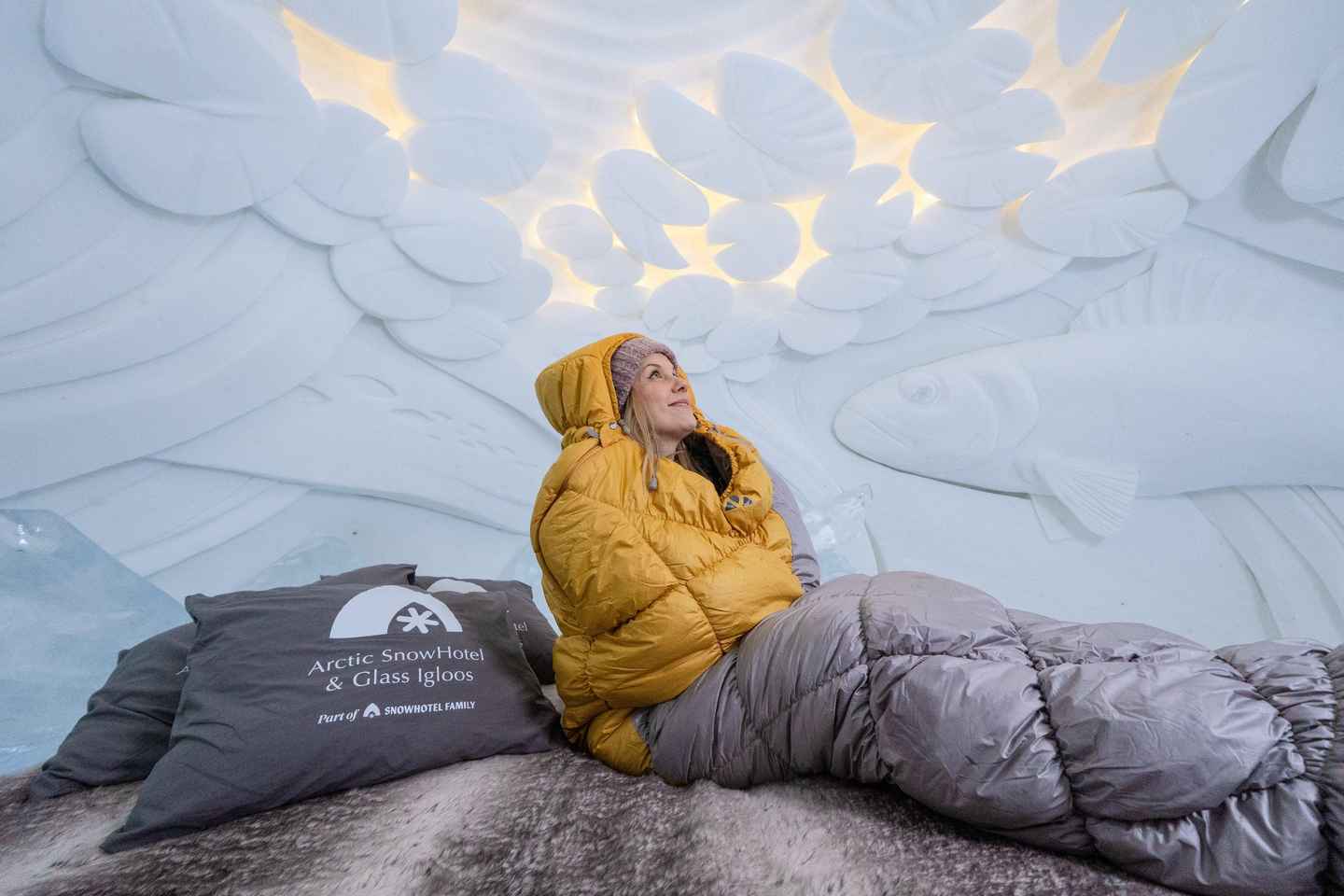 Rovaniemi: Overnight SnowHotel Adventure