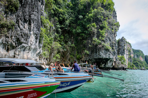 Phi Phi: wycieczka na snorkeling w zatoce Maya z Shrakiem łodzią motorową