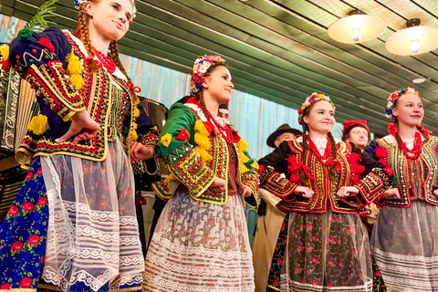 Kraków: Folk Show, and Traditional Dinner in the City Center
