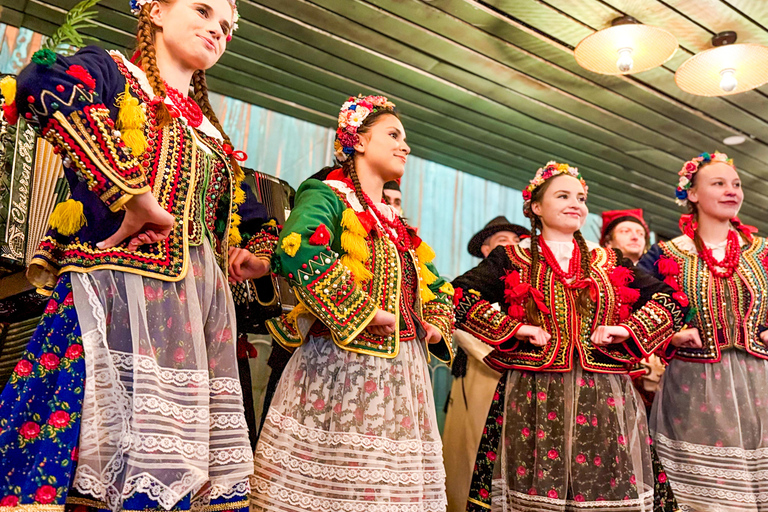 Kraków: Folk Show, and Traditional Dinner in the City Center