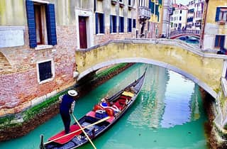 Verborgenes Venedig: Tour durch den Canal Grande und Gondelfahrt