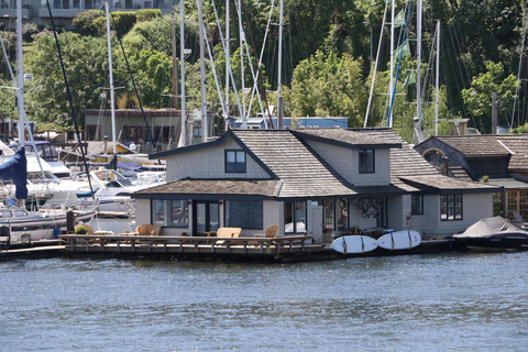 Seattle: Locks Cruise with Local Guide Departs From AGC Marina/Lake Union with Return Bus