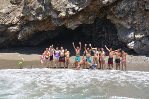 Alanya: Pirate Boat Trip with Lunch, Drinks, and Foam Party 1-Hour Boat Tour