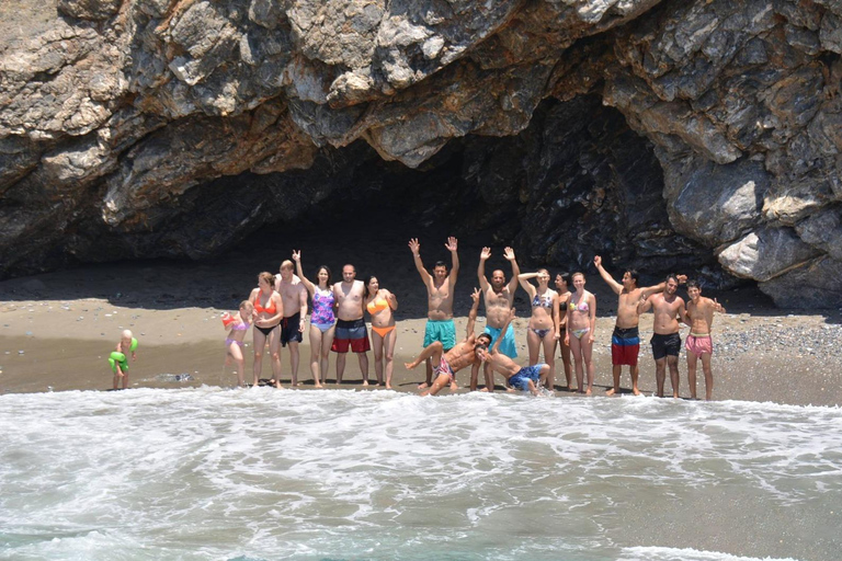 Alanya: Pirate Boat Trip with Lunch, Drinks, and Foam Party 1-Hour Boat Tour