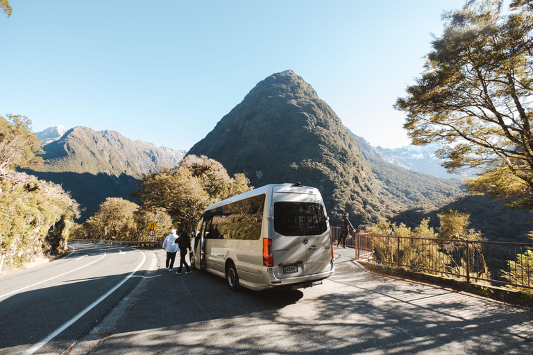 Milford Sound Small-Group Glass-Roof Tour from Queenstown Glass-Roof with a Fixed Wing Flyback