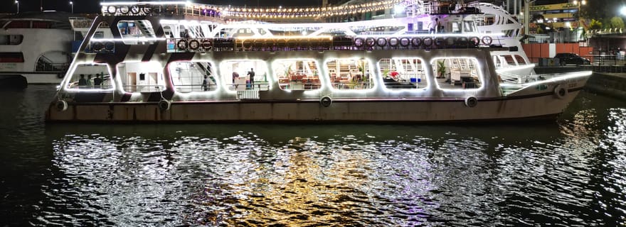 Panaji : Dîner-croisière avec boissons et spectacles