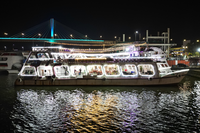 Panaji: Dinner Cruise met drankjes en live entertainment