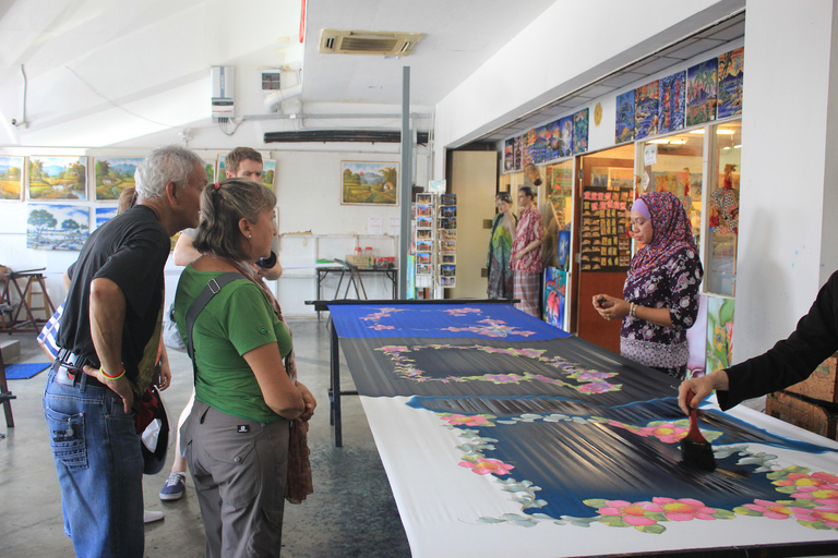 Kuala Lumpur: tour de 1 día por la ciudad y las cuevas de BatuShared Tour: Meet at Location