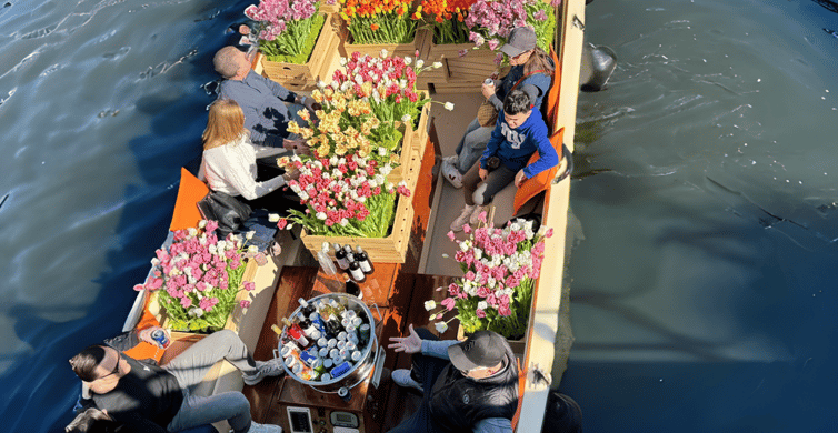 Amsterdam: Premium Tulip Boat Canal Tour photo 2