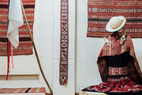 Learn about fabrics and looms in the city of La Paz Learn about fabrics and looms in La Paz