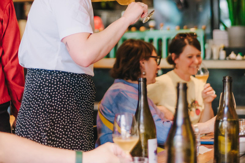 Montréal: Women in Wine Tour with Tastings and Snacks