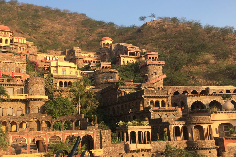 Goldenes Dreieck Tour mit Neemrana Fort