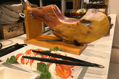 Frankfurt: Sunday brunch at the Mercure Hotel Kaiserhof, including sparkling wine & drinks