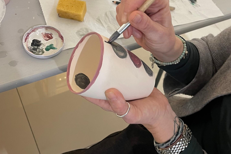 Zurich: Porcelain Painting Workshop with Local Artist