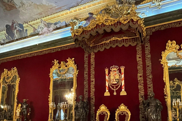 Madrid: Guidad tur i Palacio Real de Madrid med inträdesbiljett