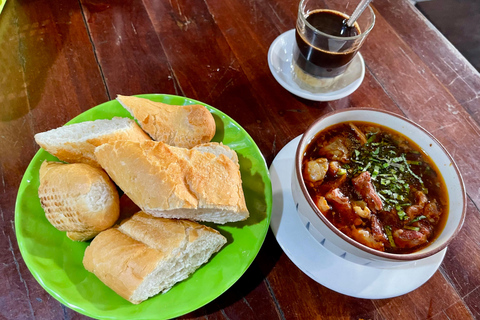 Siem Reap: City Highlights Cycling Tour with Breakfast