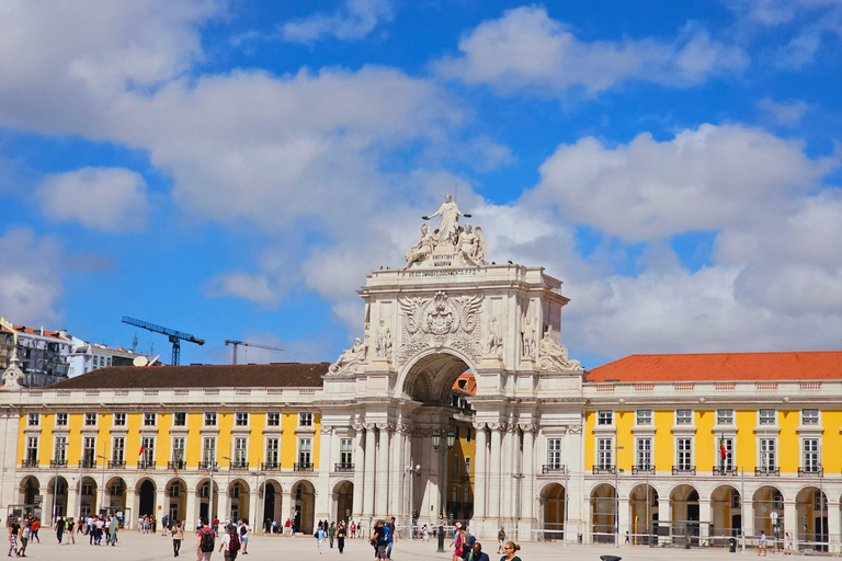 Lisbona: tour della città, storia e alfama 90 minuti in tuktuk