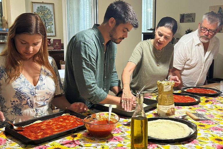 Pompeii: Pizza Class in a Local Family Home with Transfer
