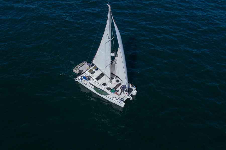 Marina Del Rey: 4 Stunden privates Katamaran-Segelboot für 6 Personen. Foto: GetYourGuide