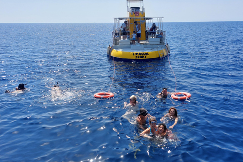 Larnaca: Mini crociera in sottomarino giallo con sosta per nuotare