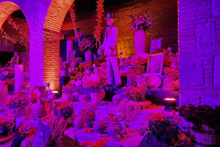 Oaxaca: Day of the Dead Evening Walking Tour with Dinner