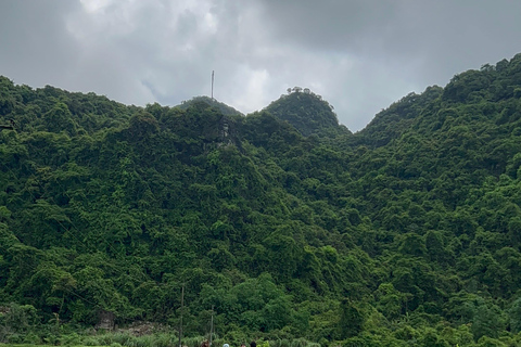 2-tägige Ha Long Bay Island Cruise Tour mit einem 3-Sterne-Kreuzfahrtschiff