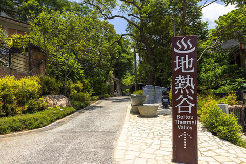 Excursão privada de um dia a Beitou e Yangmingshan a partir de Taipei