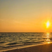 Krabi: Early bird Maya Bay Phi Phi + 4 Islands by Speedboat Krabi: Early bird Maya Bay Phi Phi + 4 Islands by Speedboat