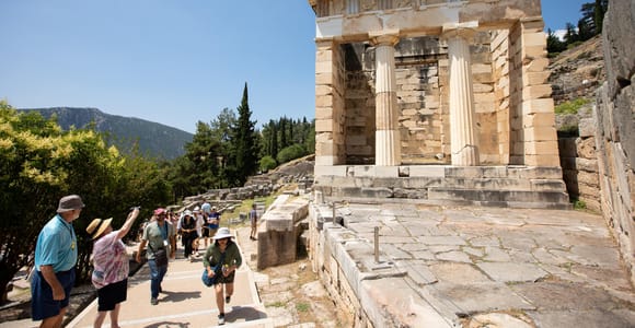 Athens: Delphi Day Tour with Museum & Arachova Village Visit