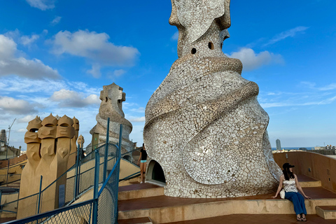 Barcelona: Sagrada Familia, La Pedrera &amp; Cava ProeverijPrivétour Sagrada Familia en Casa Milà met Cava