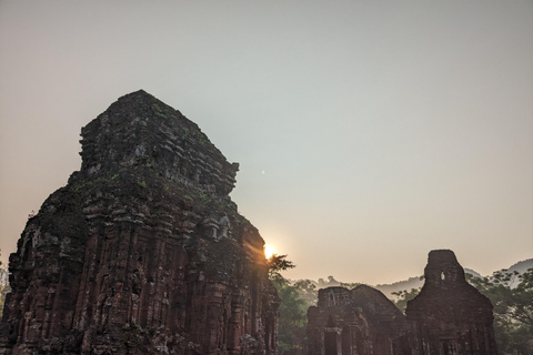 Visitas a los Templos de My Son (al amanecer, al atardecer o en horario personalizado)