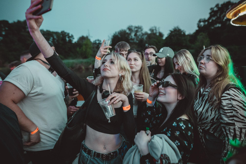 Wroclaw: Oder River Boat Party with Unlimited Drinks